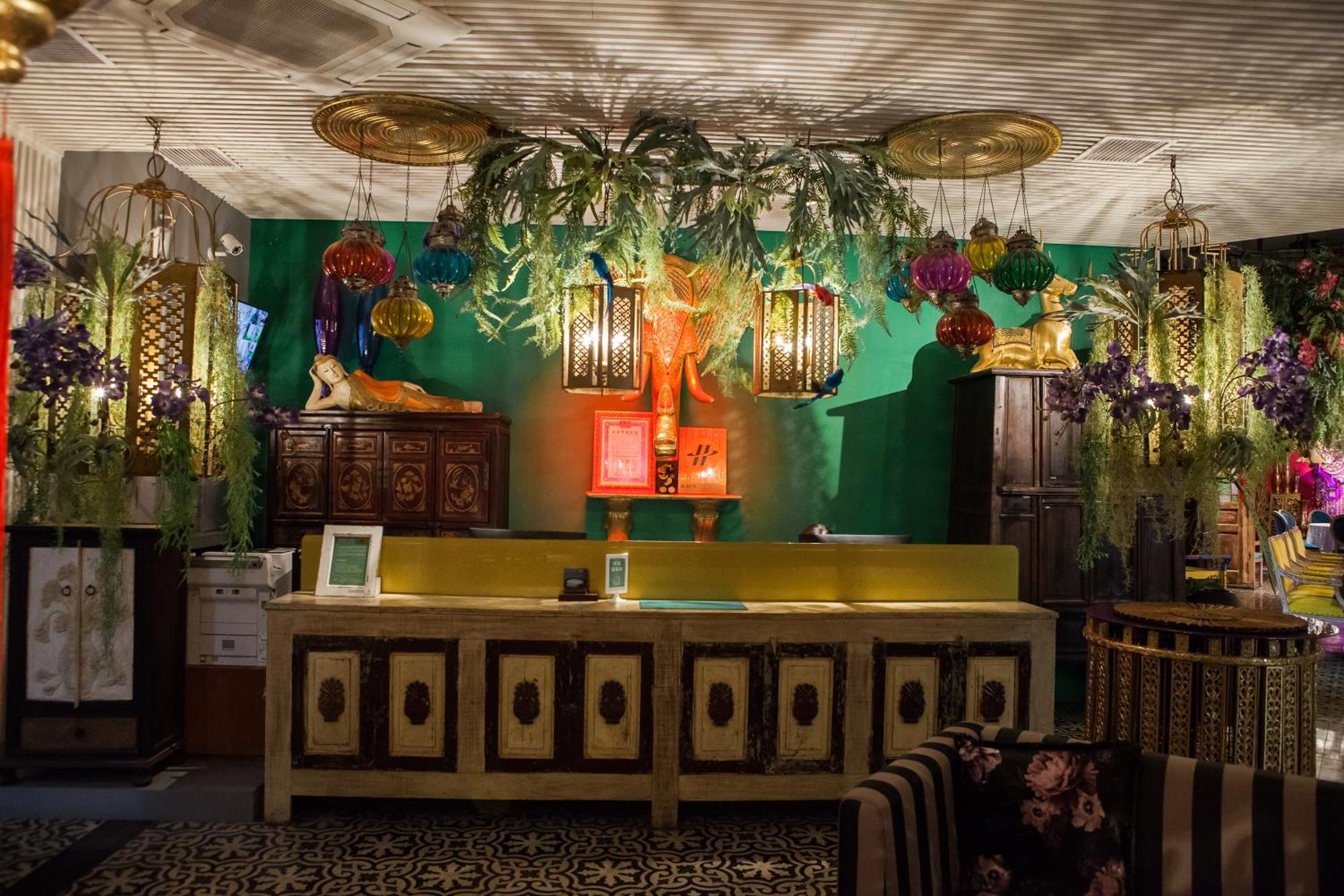 Anna King Hotel Чиай Сити Екстериор снимка